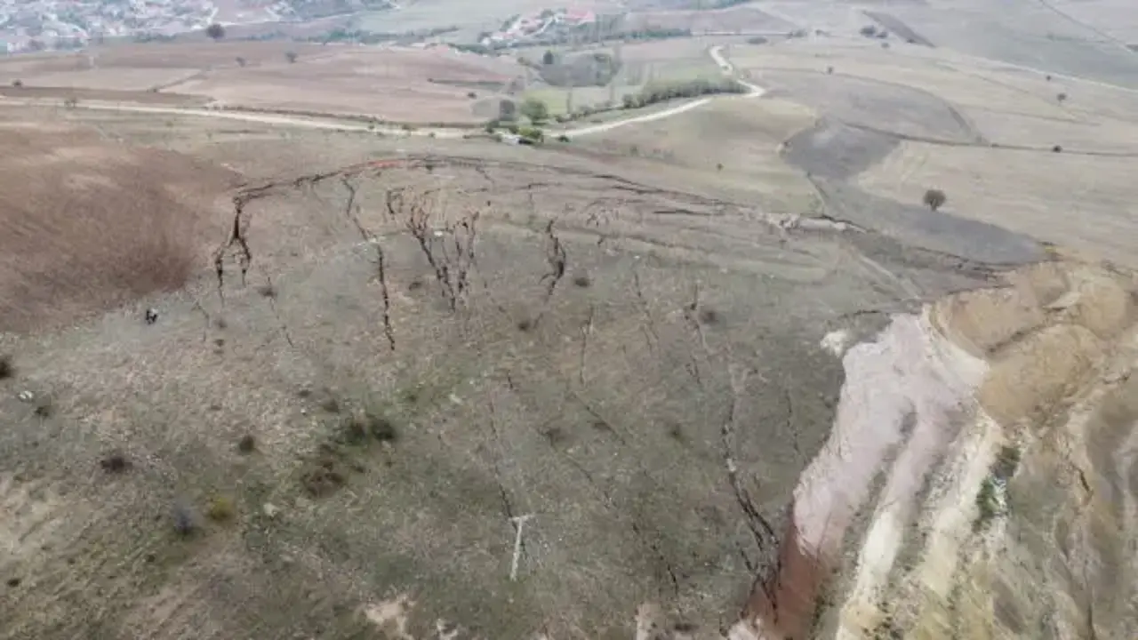 Yozgat'ta korkutan hareketlilik: Valilikten açıklama geldi! 4 bin 875 alanı etkiledi