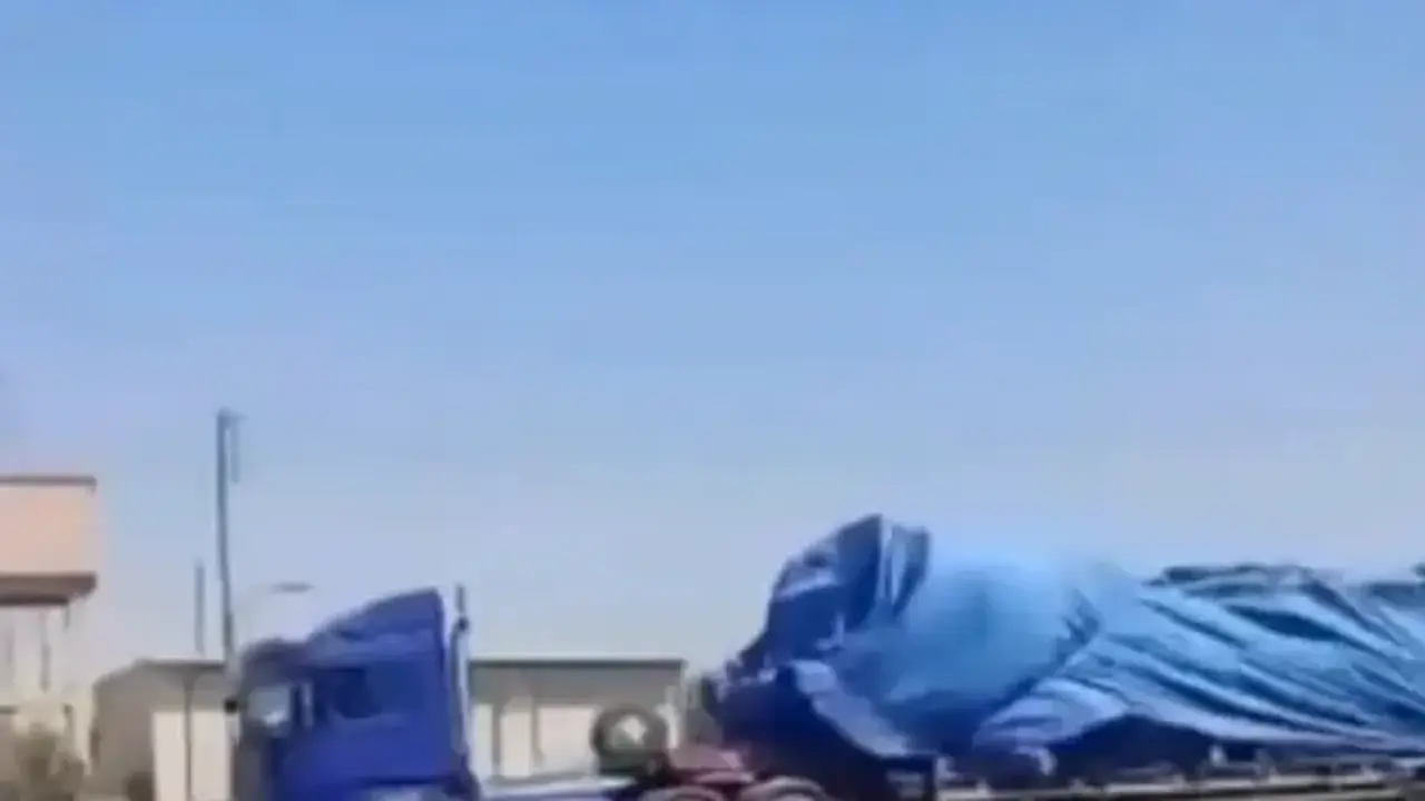 YPG'nin teslim ettiği silahlar Halep'e taşınıyor