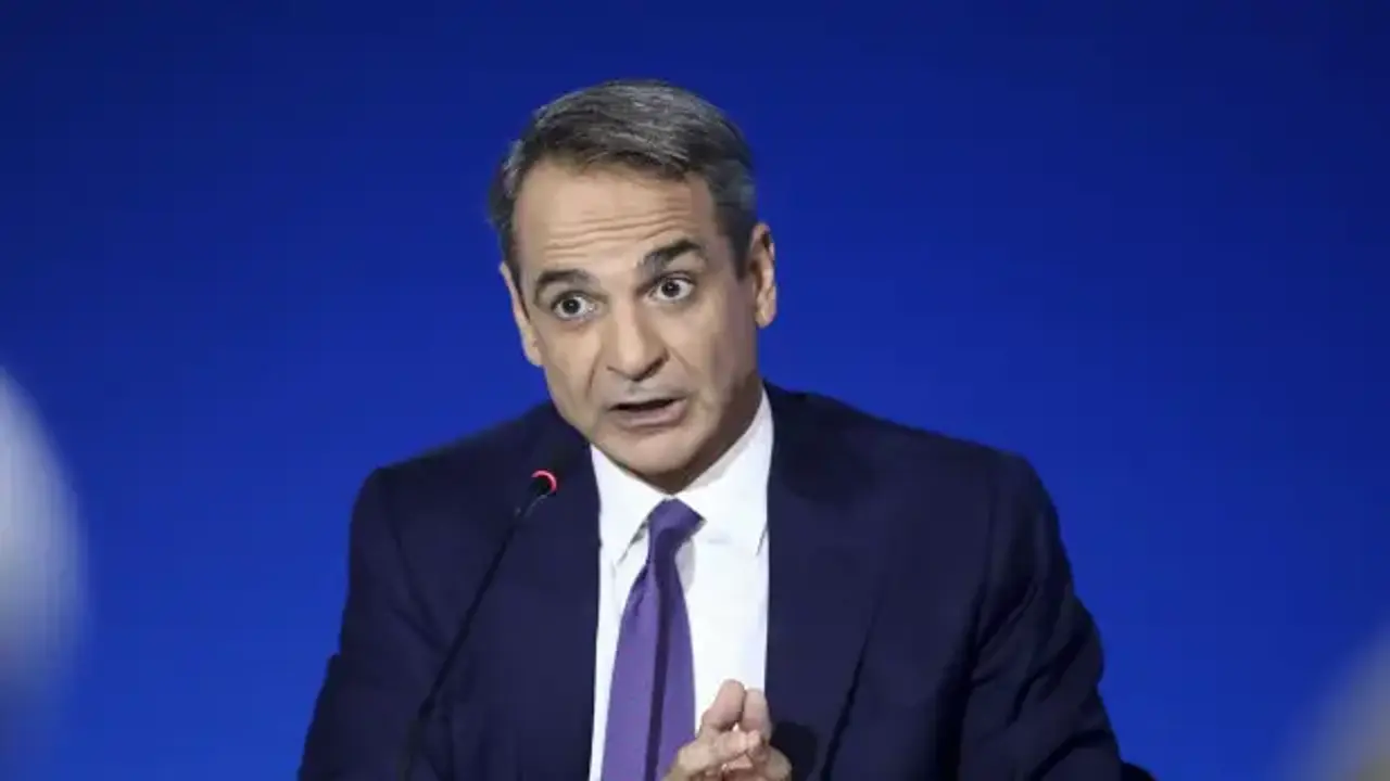 Yunanistan'da hükümetin parti binasına saldırı